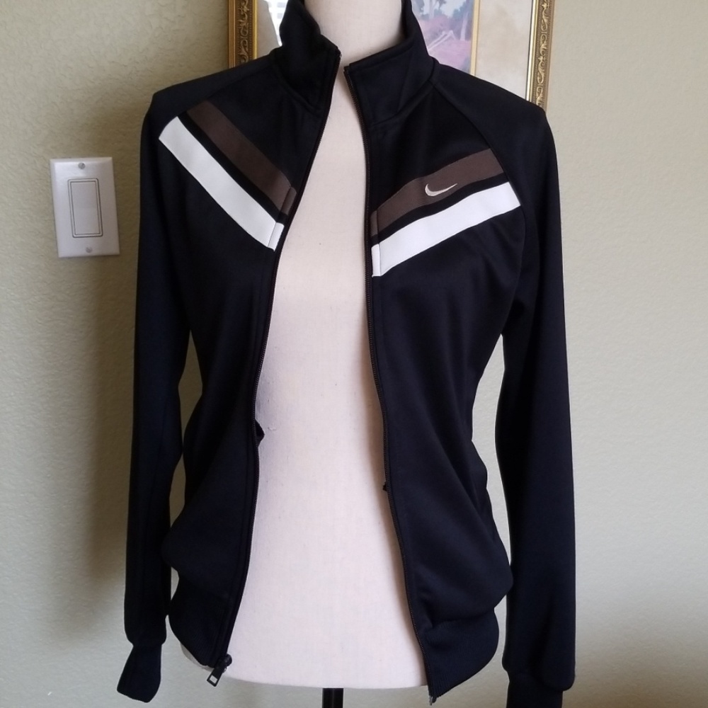Nike jacket - like NEW, size small - Picture 2 of 5